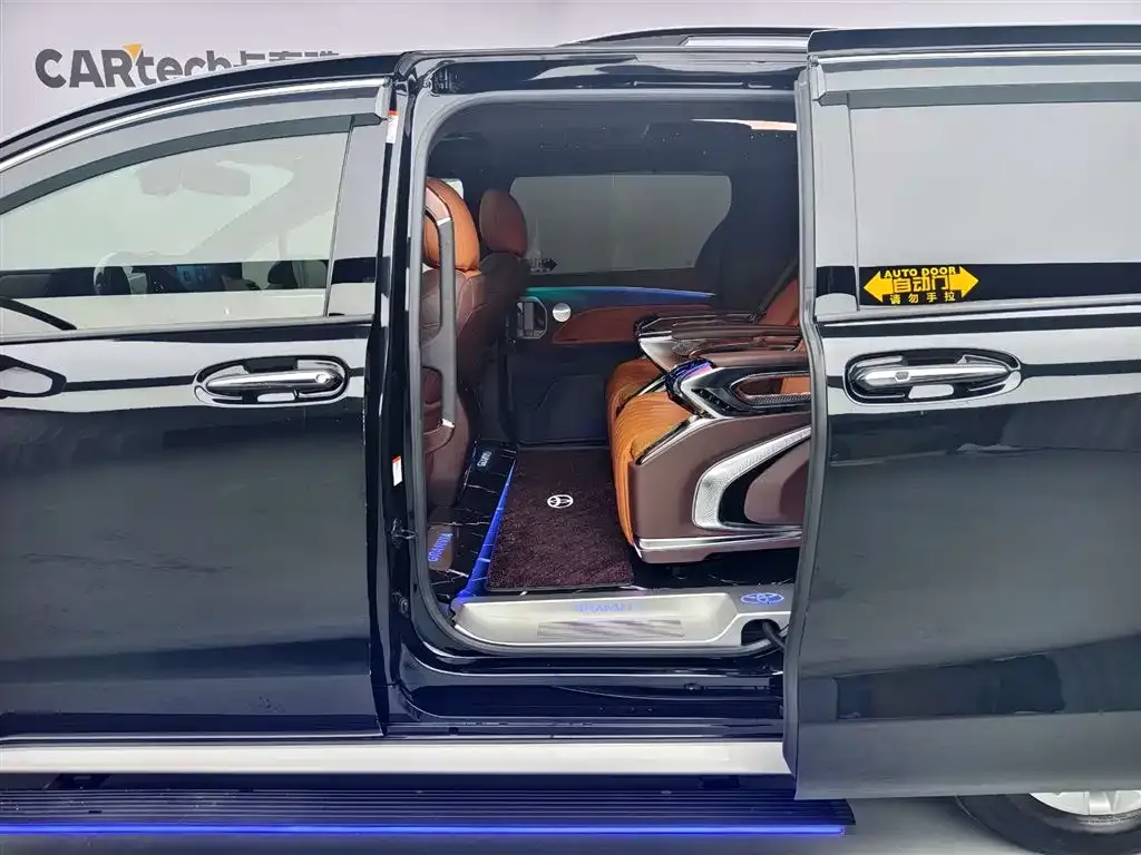 Toyota Granvia — фото 4