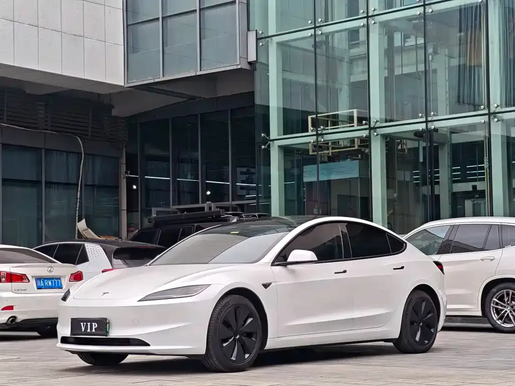 Tesla Model 3 — фото 5