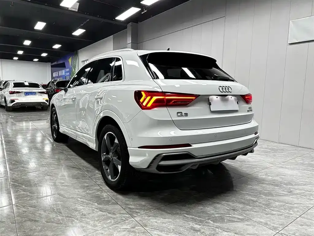Audi Q3 — фото 8