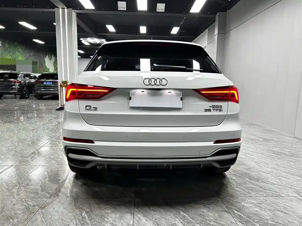 Audi Q3 — фото 9