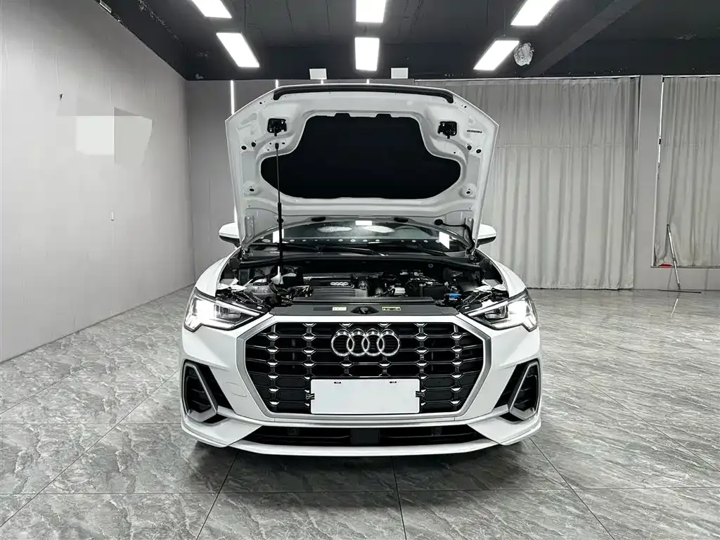 Audi Q3 — фото 10