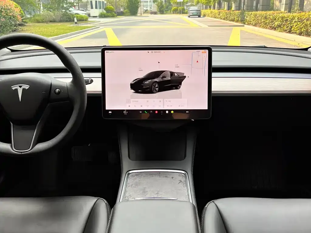 Tesla Model 3 — фото 3