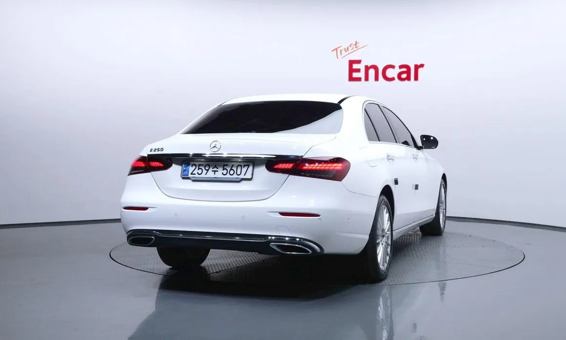 Mercedes-Benz E-Class 2023 из KR, фото 3
