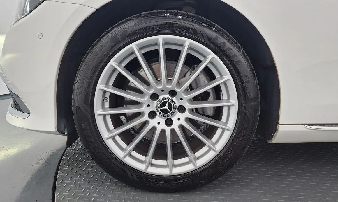 Mercedes-Benz E-Class 2023 из KR, фото 8