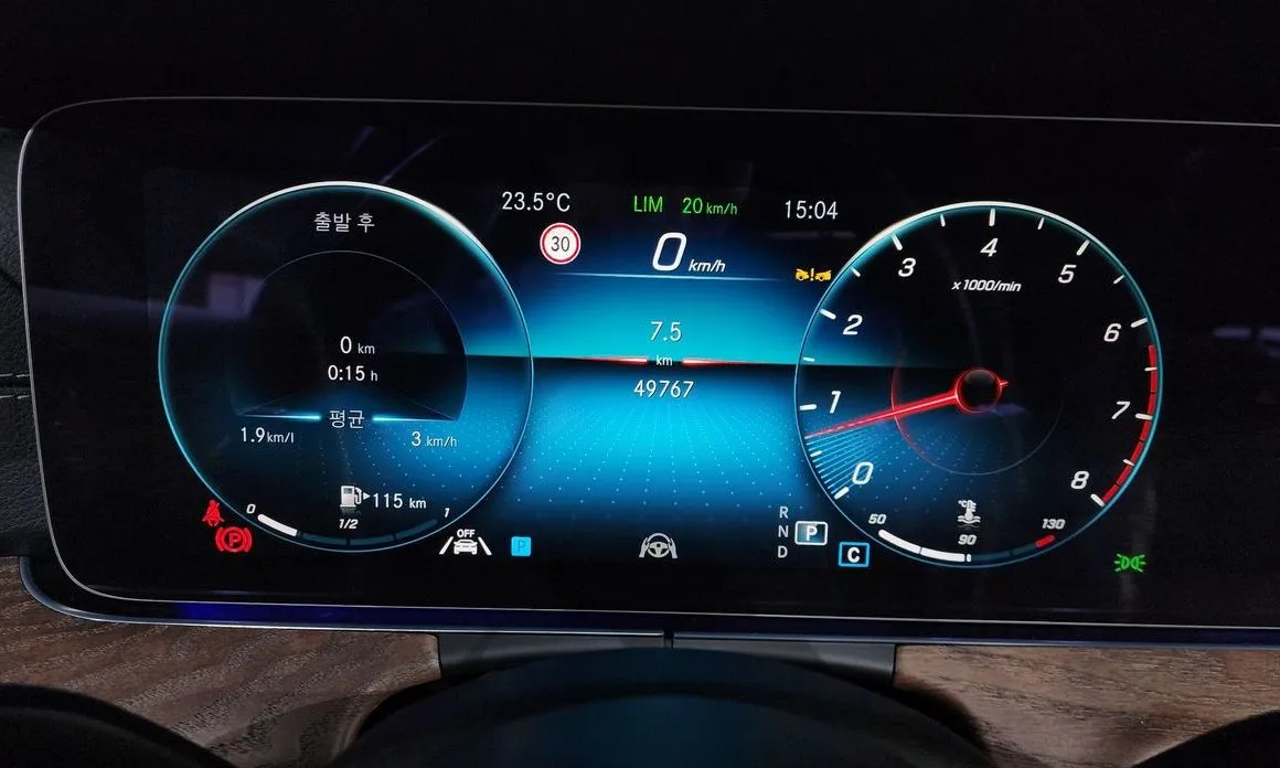 Mercedes-Benz E-Class 2023 из KR, фото 4