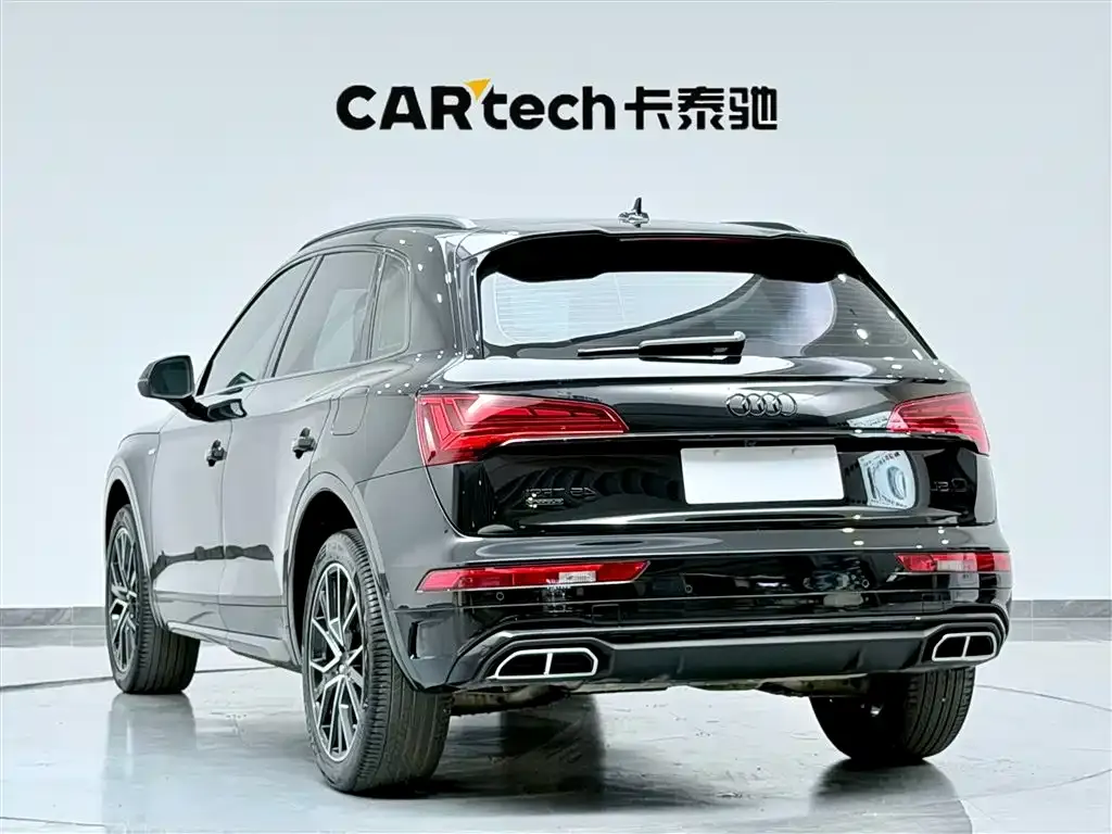 Audi Q5L — фото 10