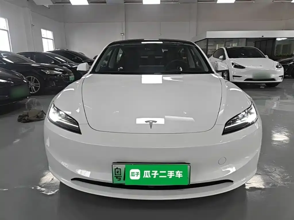 Tesla Model 3 — фото 4