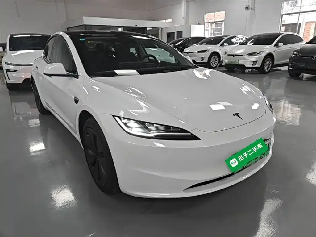Tesla Model 3 — фото 10