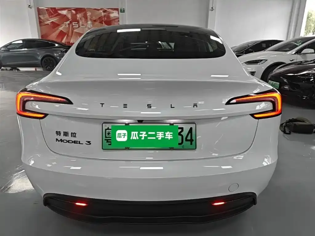 Tesla Model 3 — фото 6