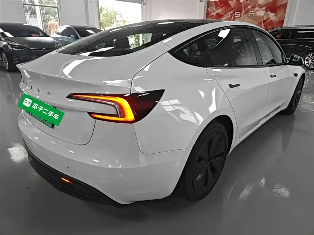 Tesla Model 3 — фото 5