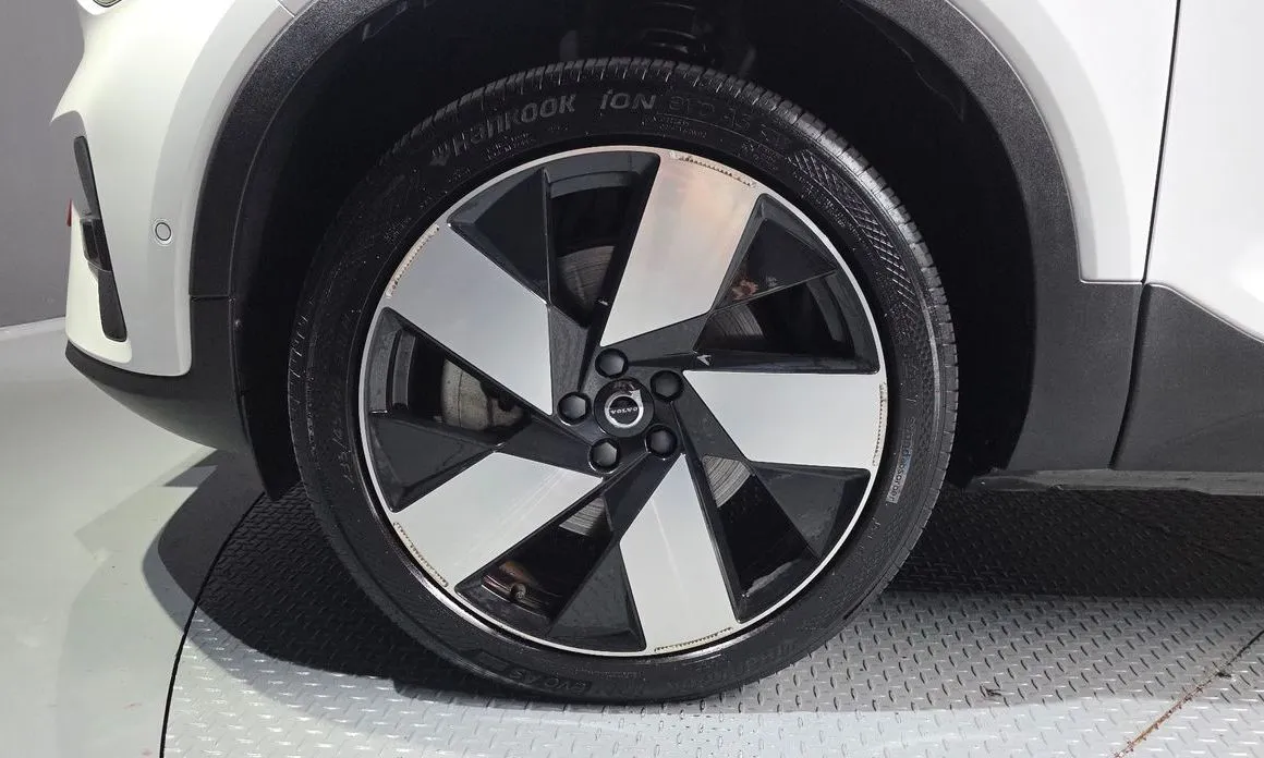 Volvo C40 2023 из KR, фото 3