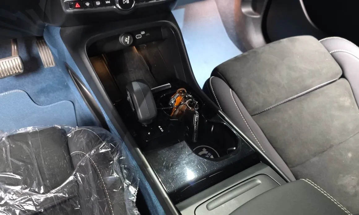 Volvo C40 2023 из KR, фото 7