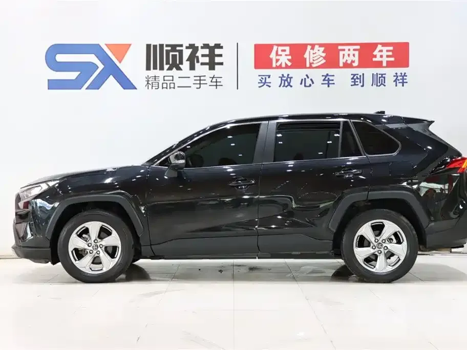 Toyota RAV4 — фото 2