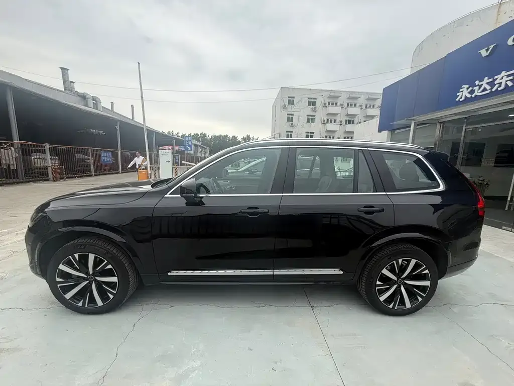 Volvo XC90 — фото 7