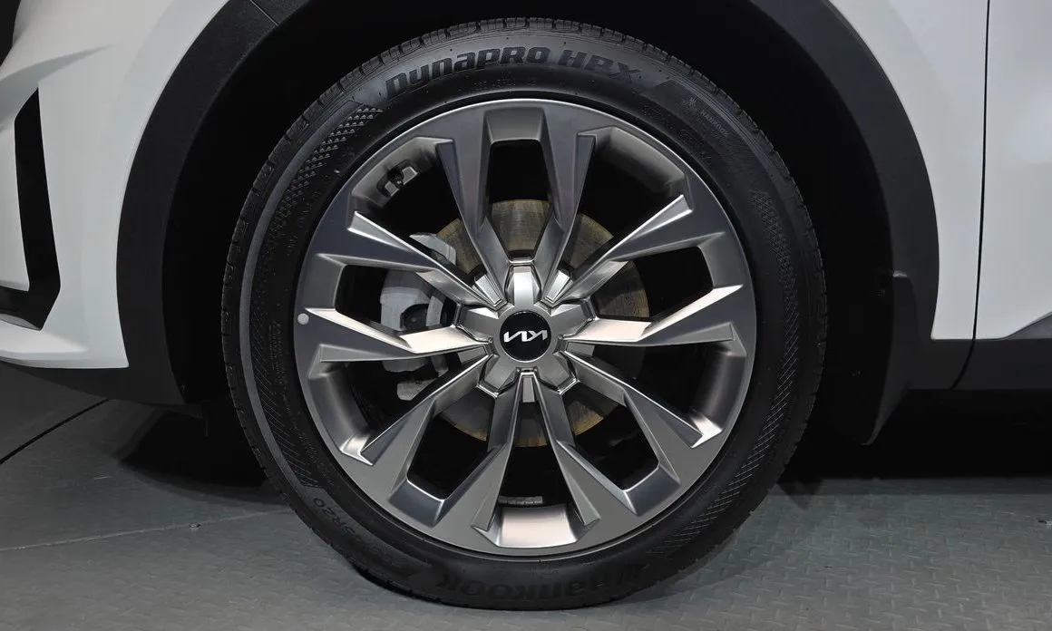 Kia Sorento — фото 7