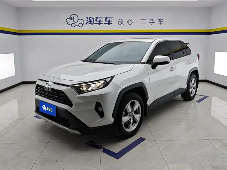 Toyota RAV4 — фото 1