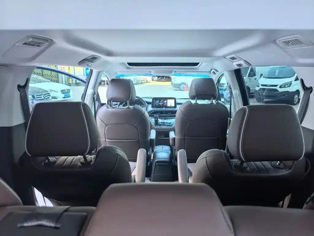 Buick GL8 2022 из CN, фото 2