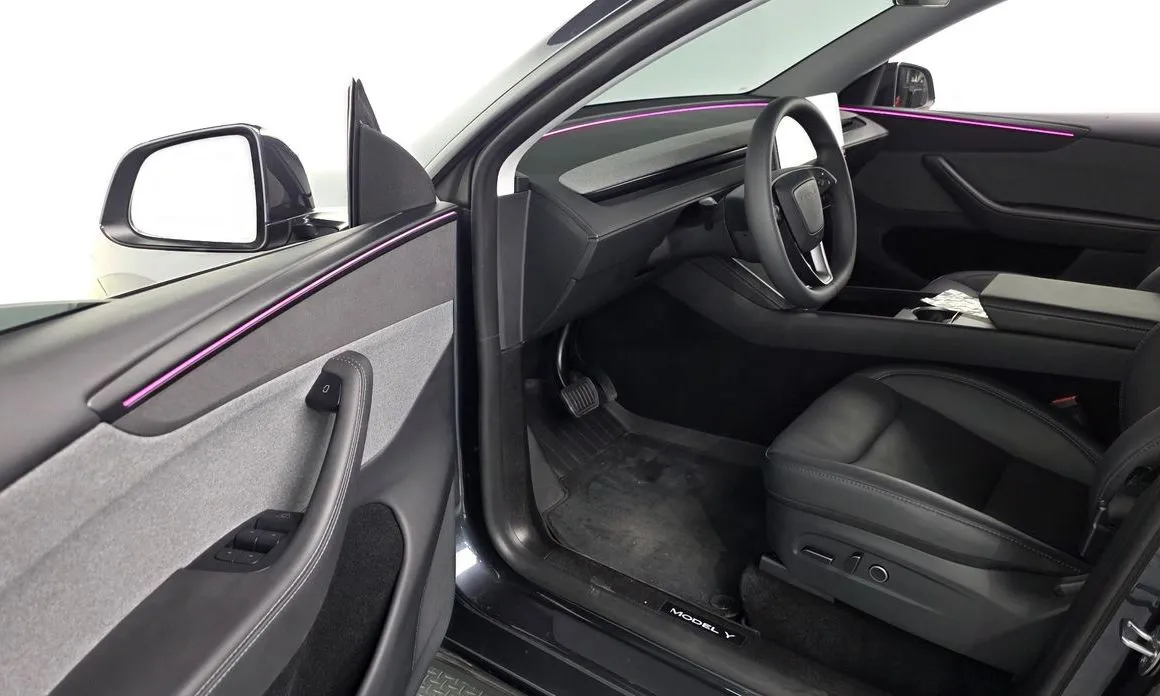 Tesla Model Y — фото 8