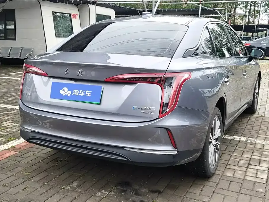 Hongqi E-QM5 — фото 6