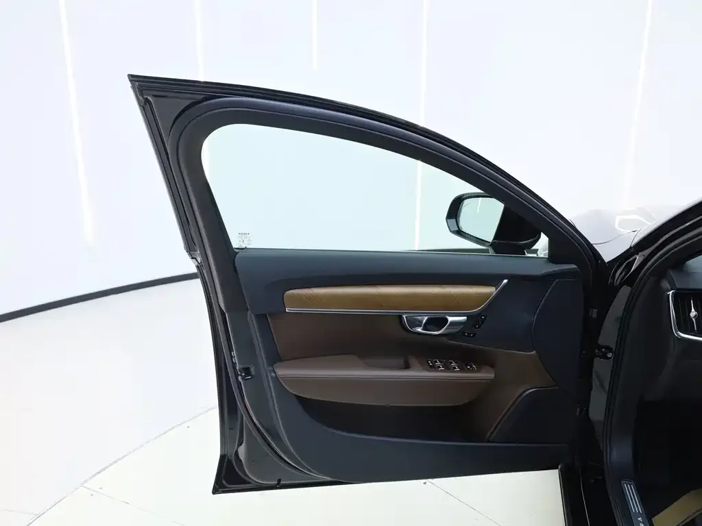 Volvo S90 — фото 8