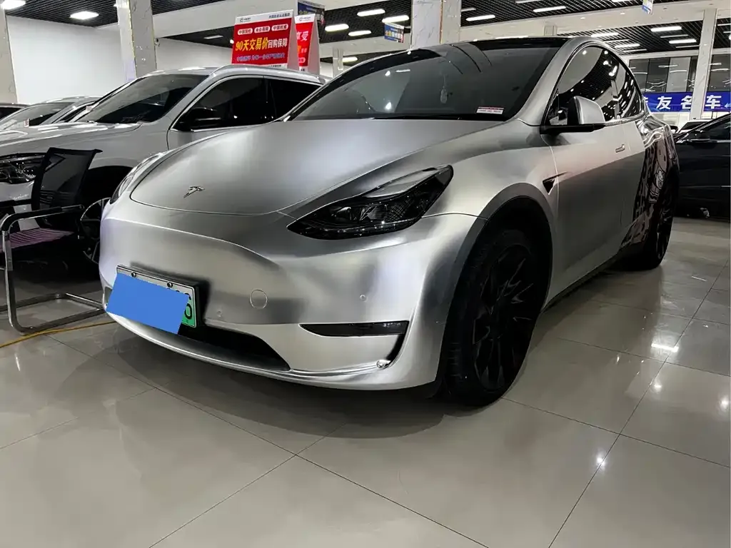 Tesla Model Y — фото 1