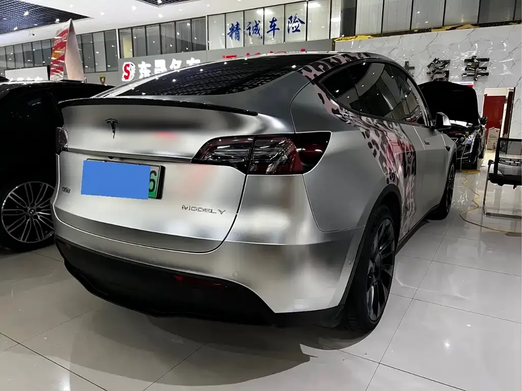 Tesla Model Y — фото 5