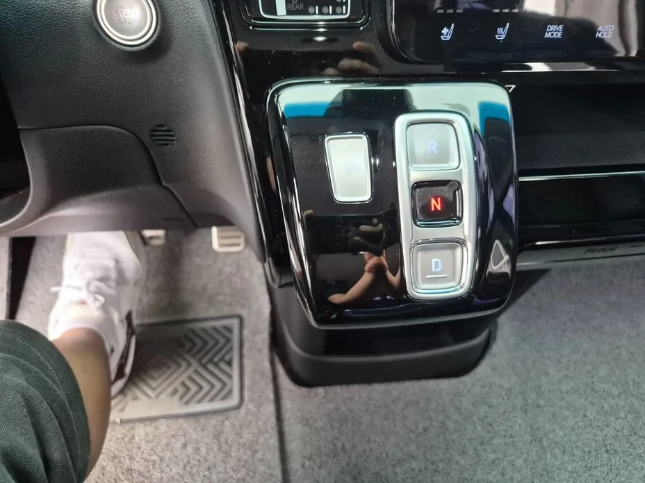 Hyundai Staria 2023 из KR, фото 3