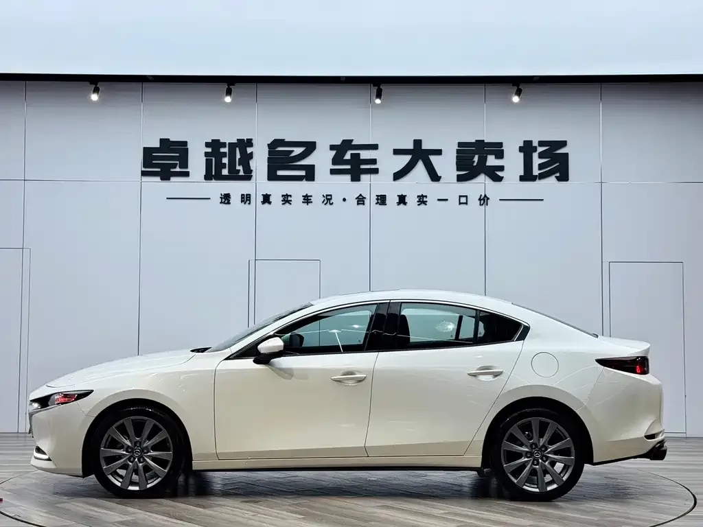 Mazda 3 Axela — фото 3
