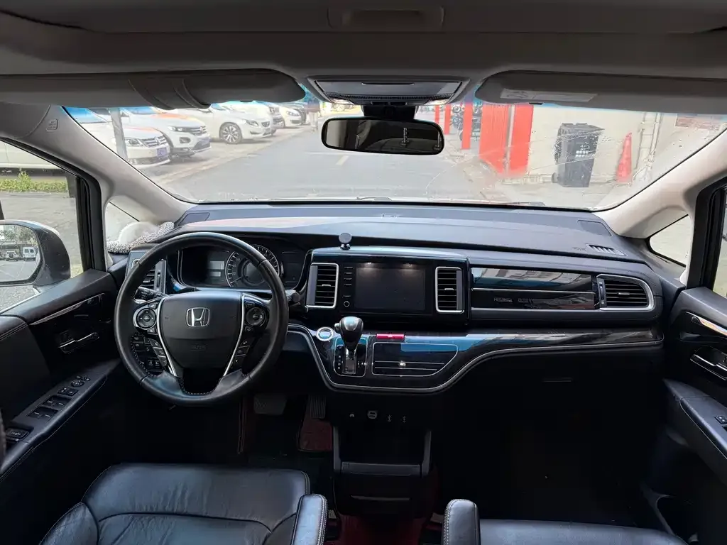 Honda Elysion 2021 из CN, фото 4