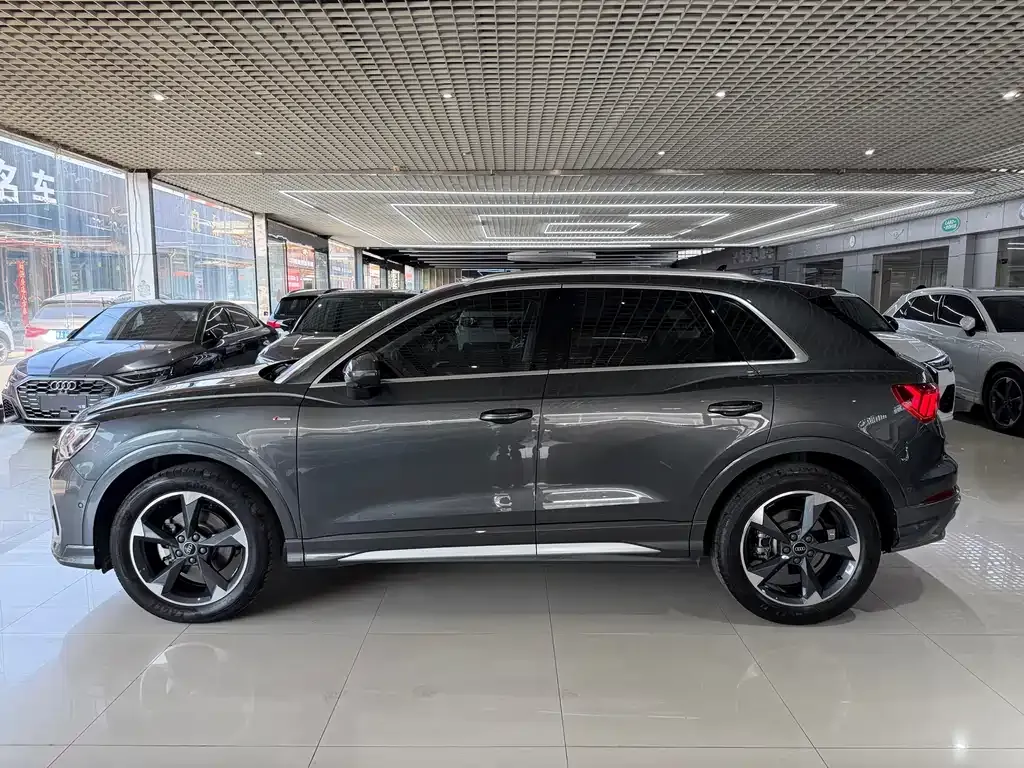 Audi Q3 — фото 10