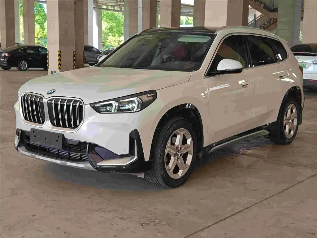 BMW X1 — фото 1