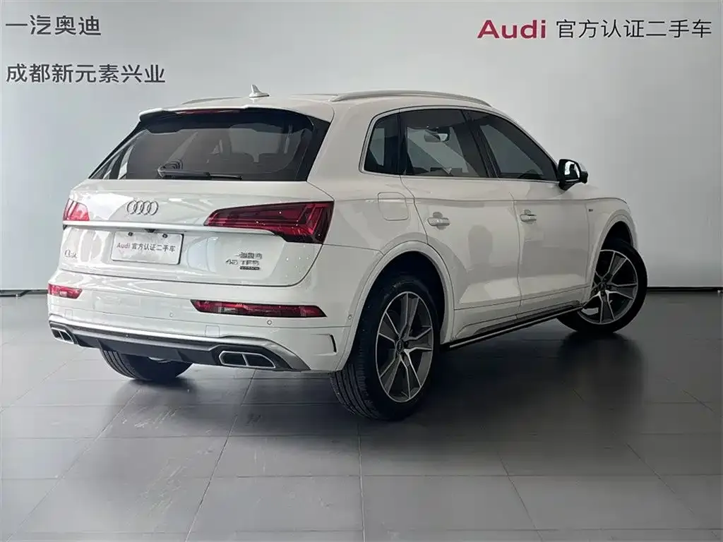 Audi Q5L — фото 5