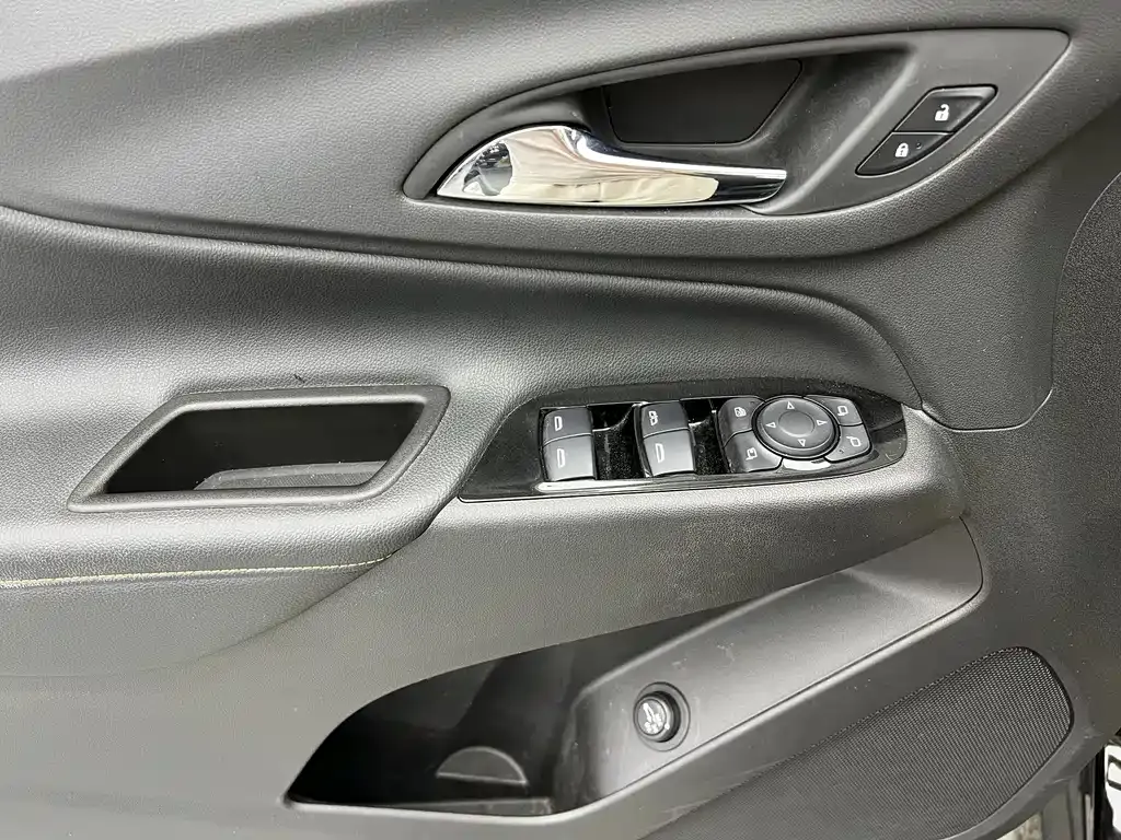 Chevrolet Equinox 2022 из CN, фото 8