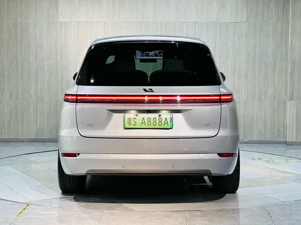 Li Auto L9 — фото 7
