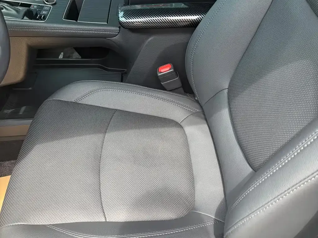 Toyota Sienna — фото 10