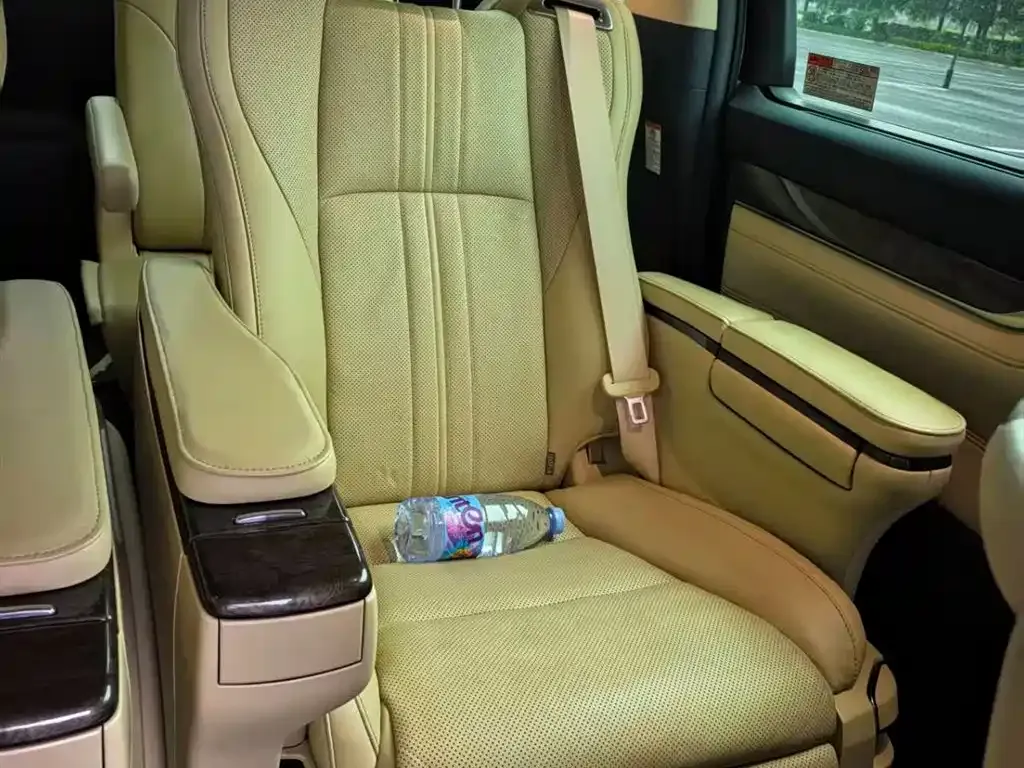 Toyota Vellfire 2021 из CN, фото 3