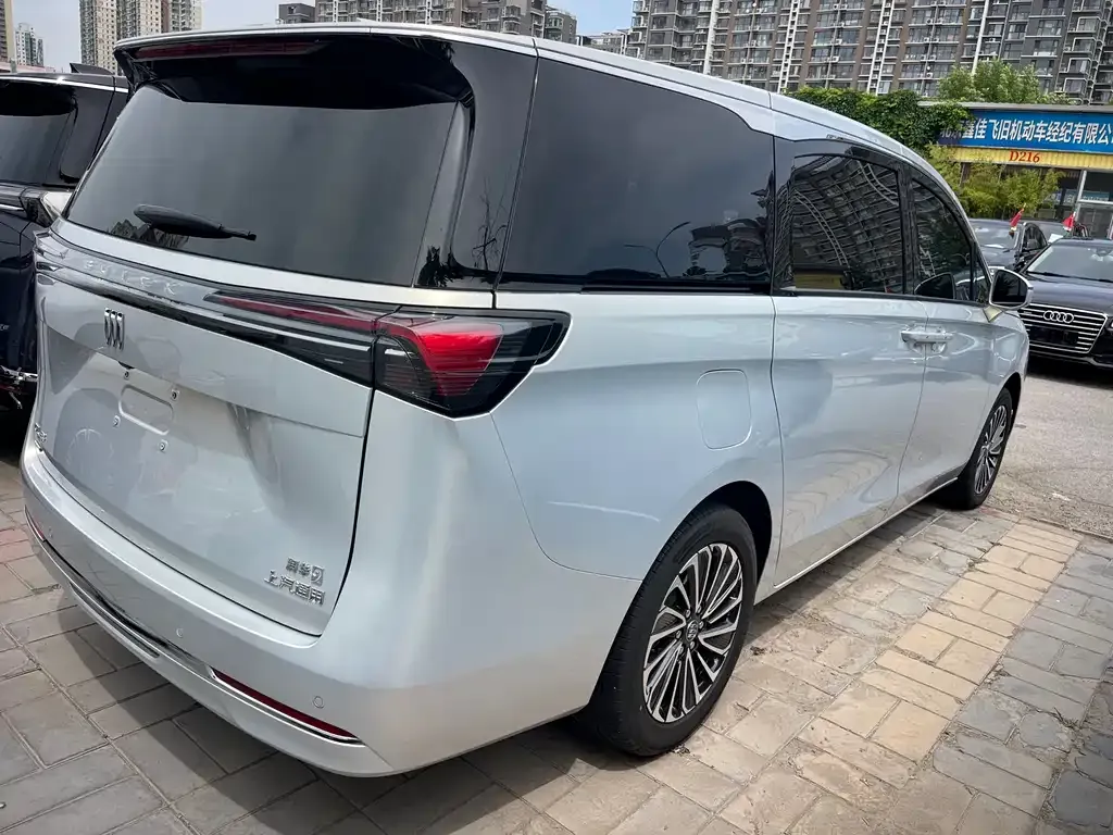 Buick GL8 Hybrid — фото 6