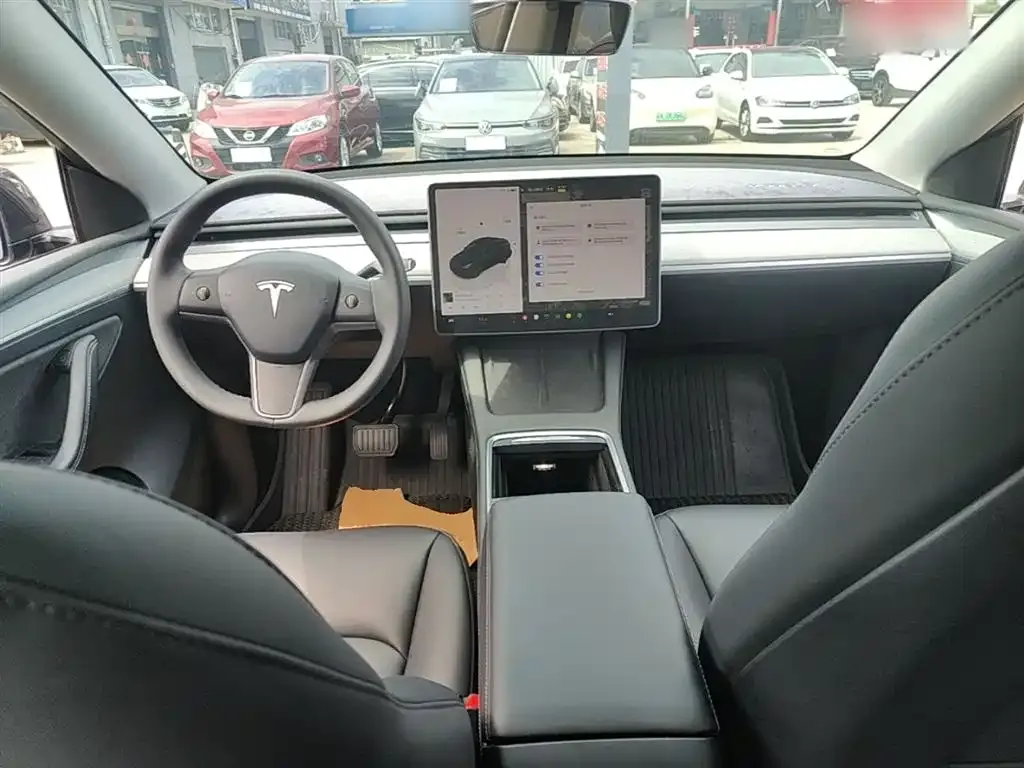 Tesla Model Y — фото 3