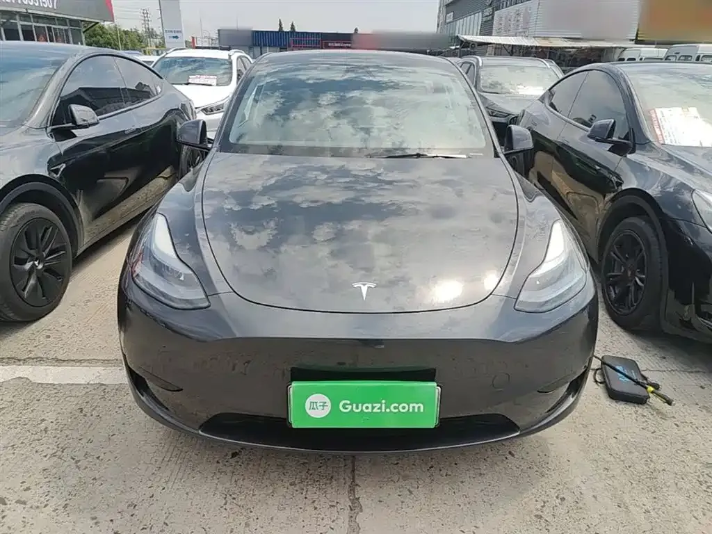 Tesla Model Y — фото 8