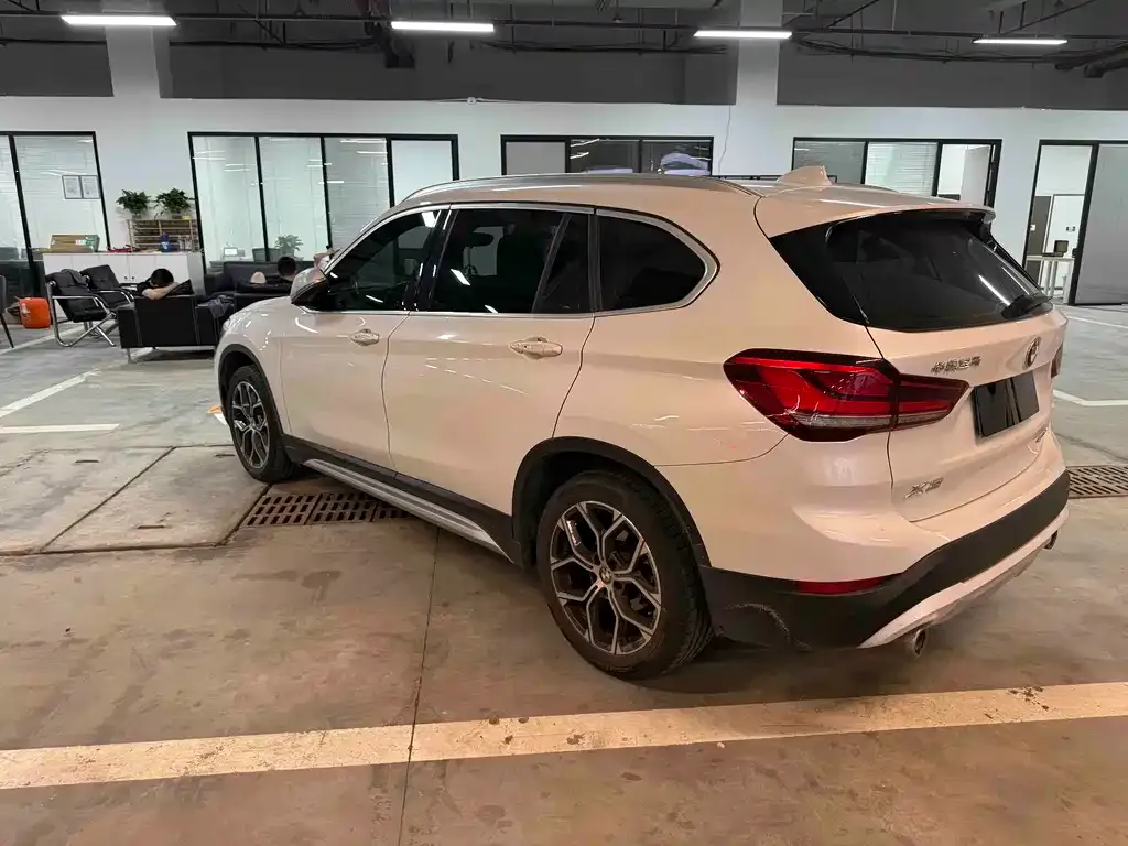 BMW X1 — фото 5