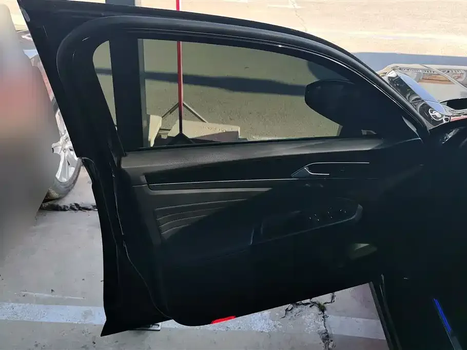 Volkswagen 帕萨特插电混动 — фото 2