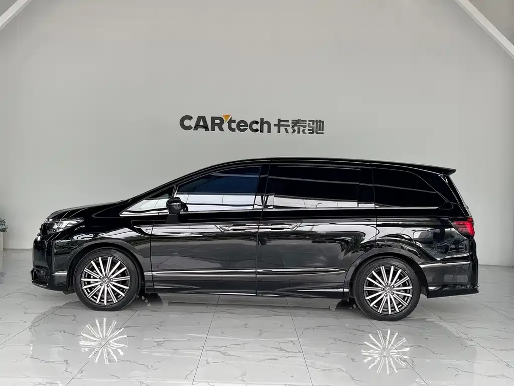Honda Elysion 2024 из CN, фото 10