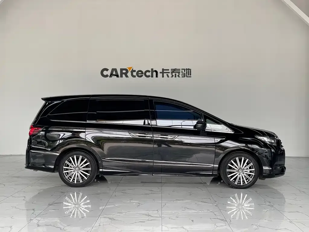 Honda Elysion 2024 из CN, фото 2