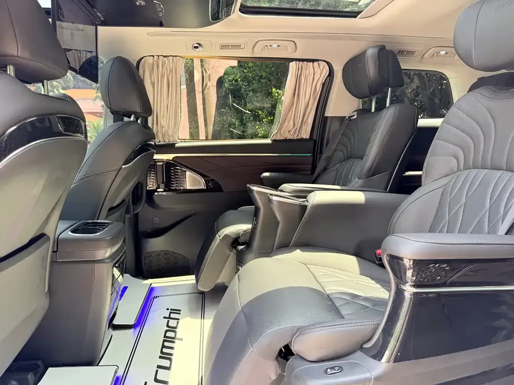 GAC Motor Trumpchi M8 — фото 2