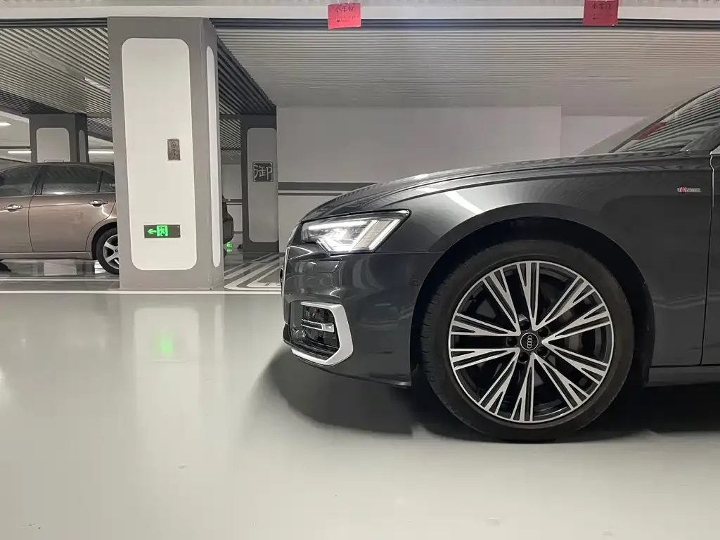 Audi A6L — фото 7