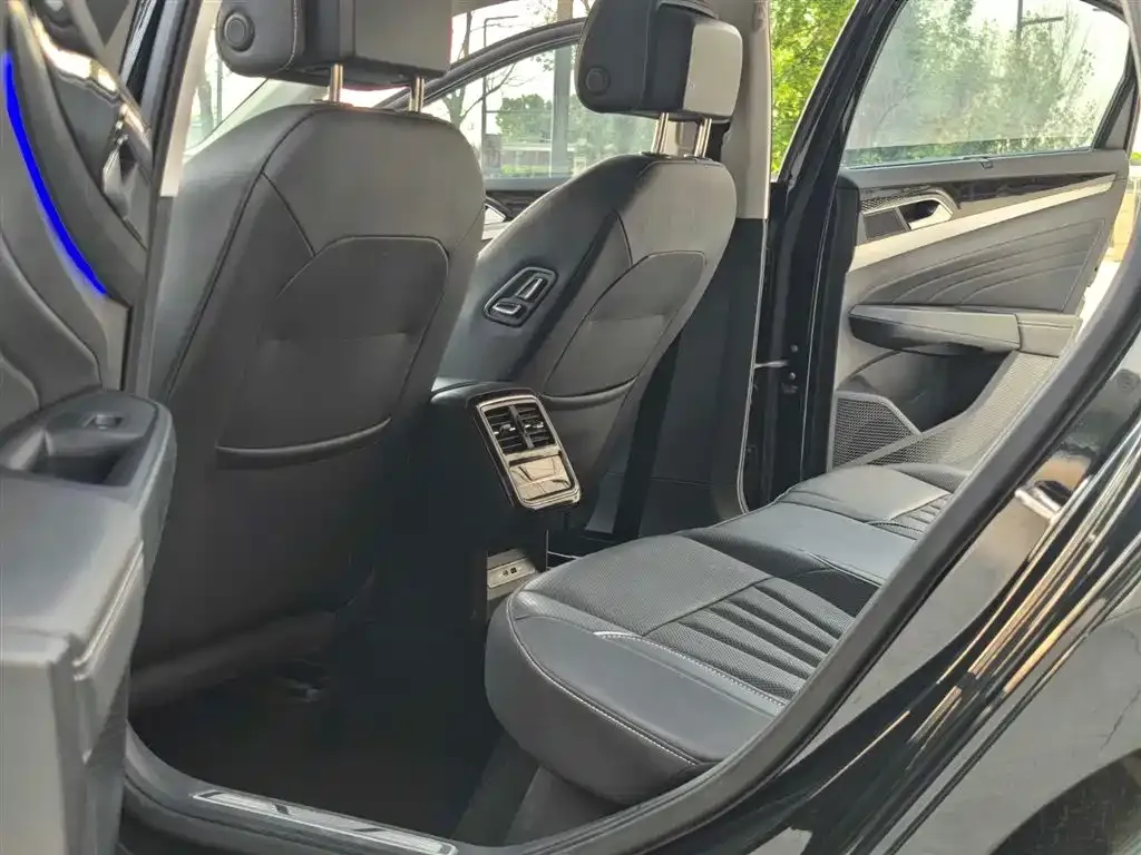 Volkswagen Passat — фото 3