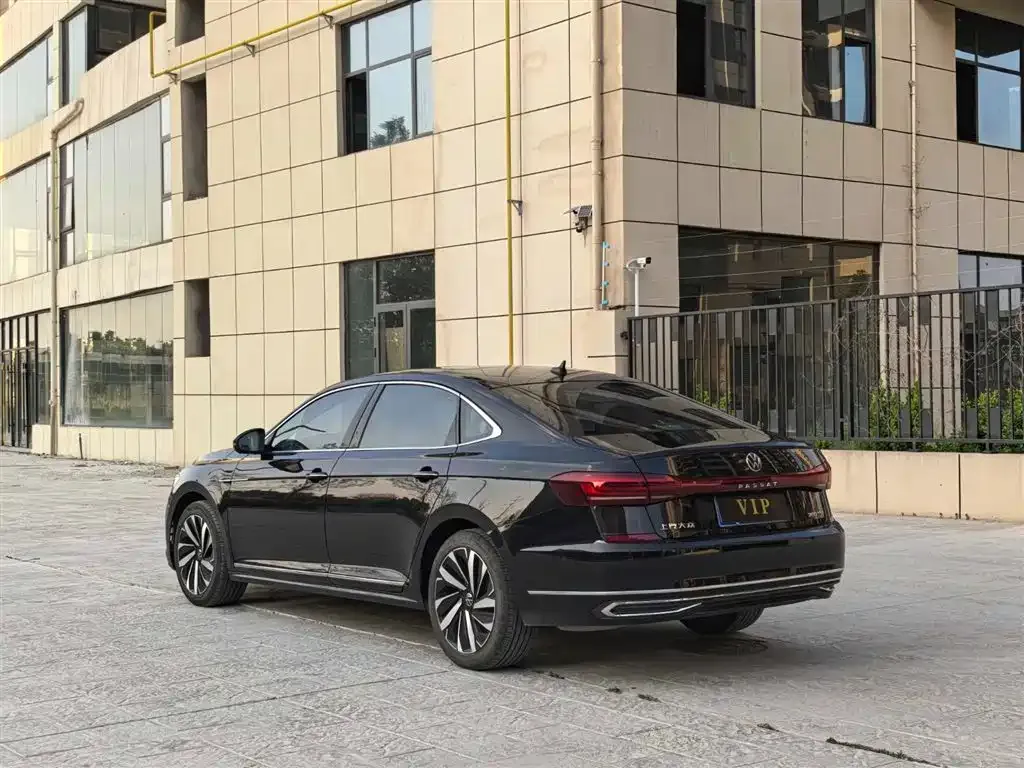 Volkswagen Passat — фото 5