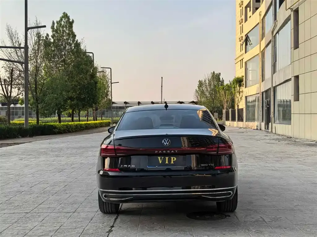 Volkswagen Passat — фото 8