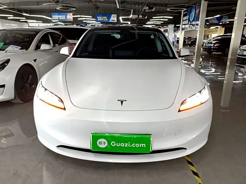 Tesla Model 3 — фото 9