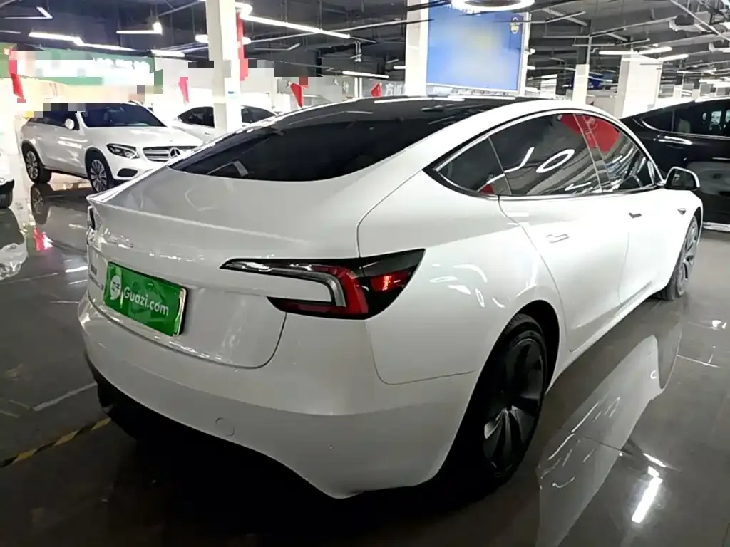 Tesla Model 3 — фото 5